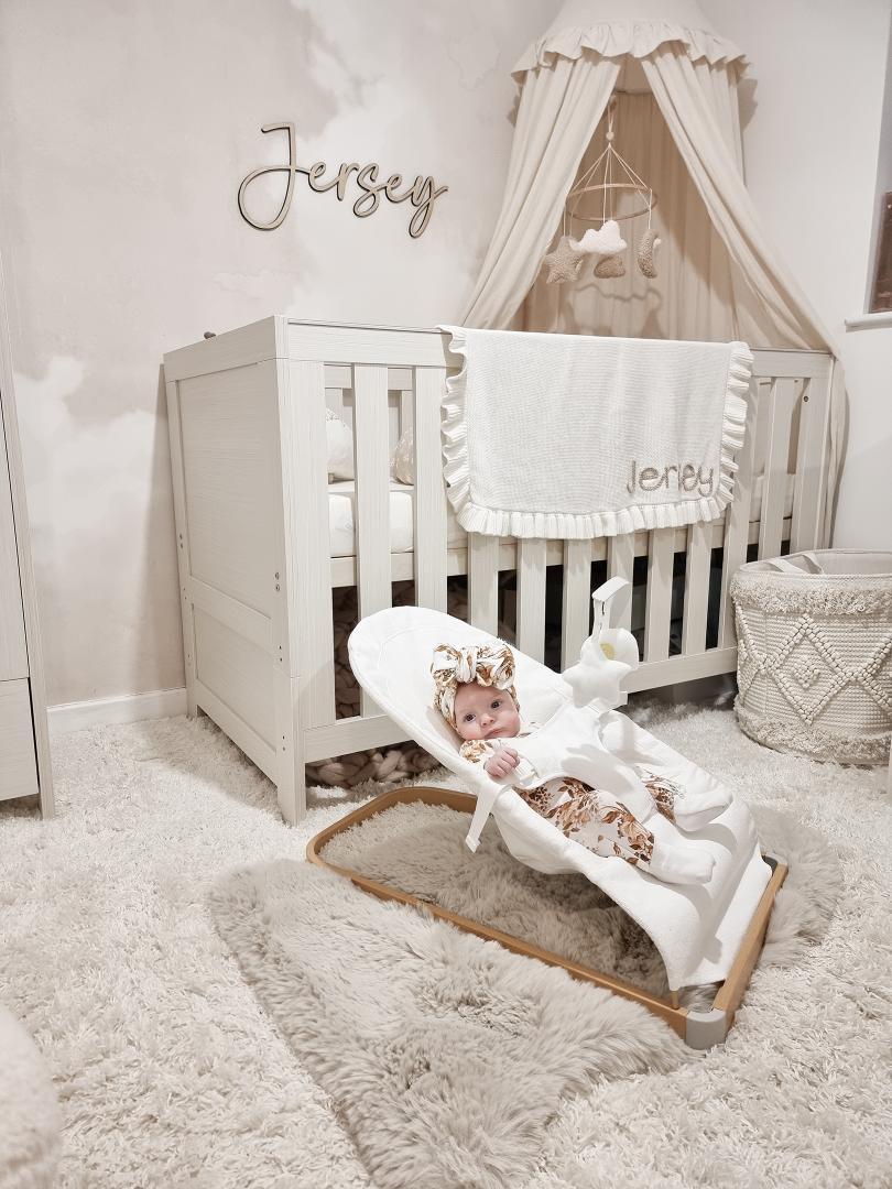 Custom nursery name sign, wooden wall plaque with pastel colors for kids room