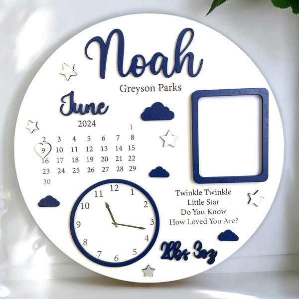 Personalised newborn frame in wood, perfect for baby birth announcements
