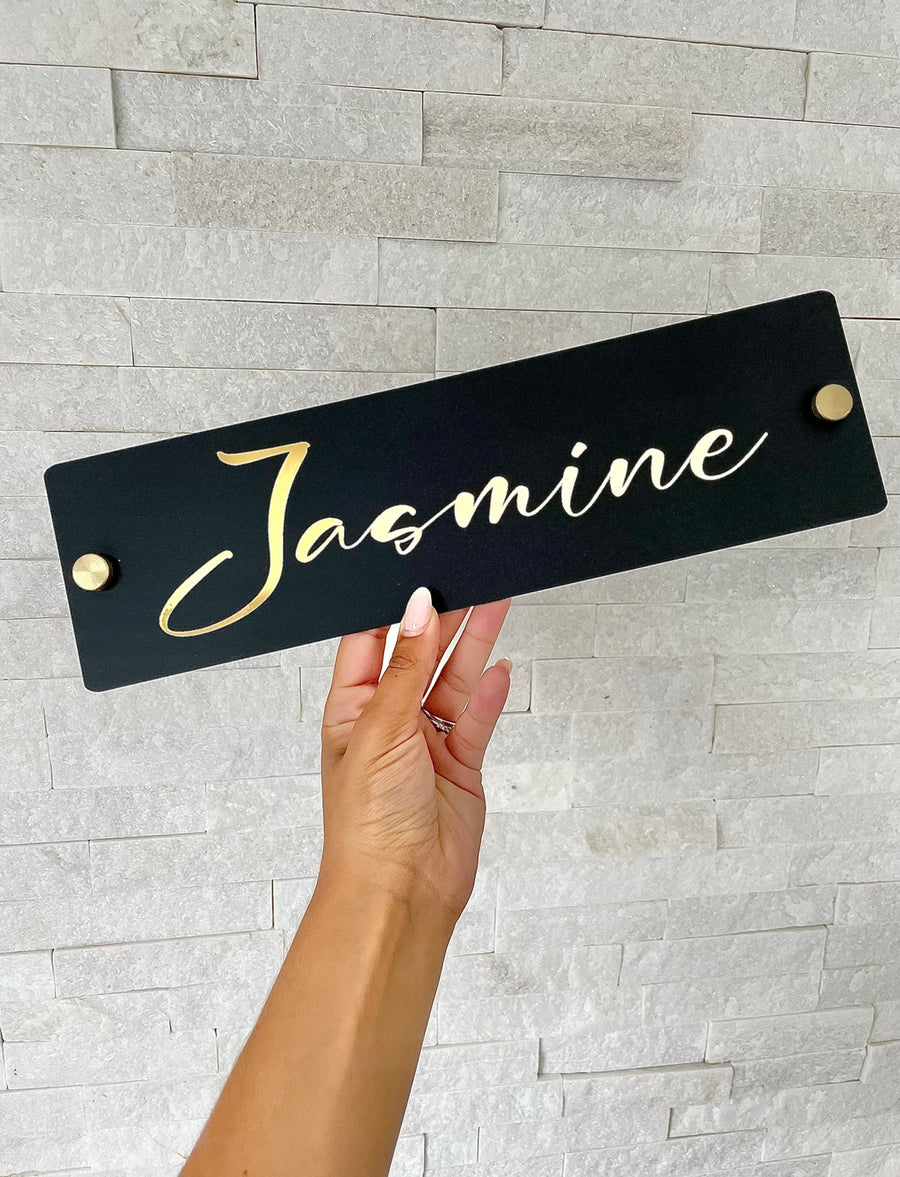 Customized wooden house name sign with elegant script lettering