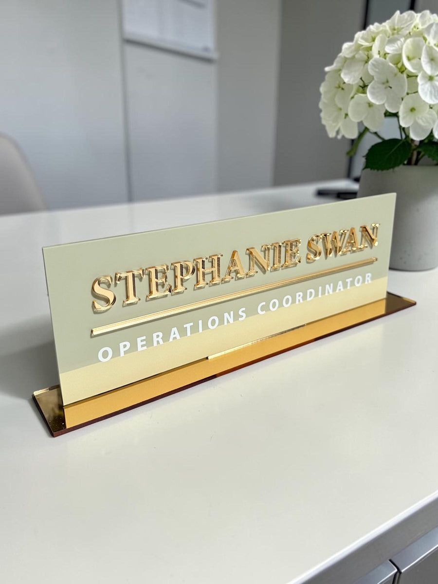 Custom 3D acrylic desk logo sign in clear material for business use