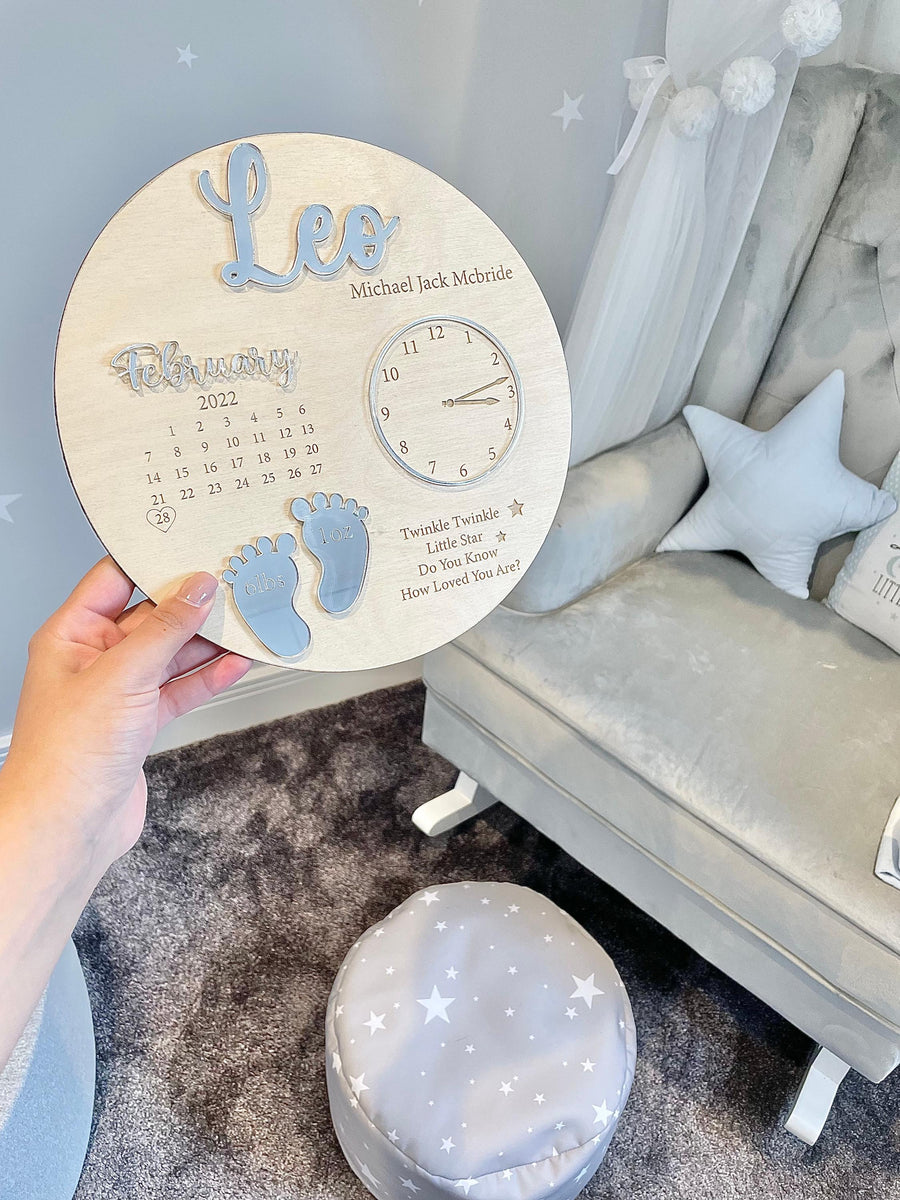 Custom baby keepsake plaque in wood, featuring birth announcement details